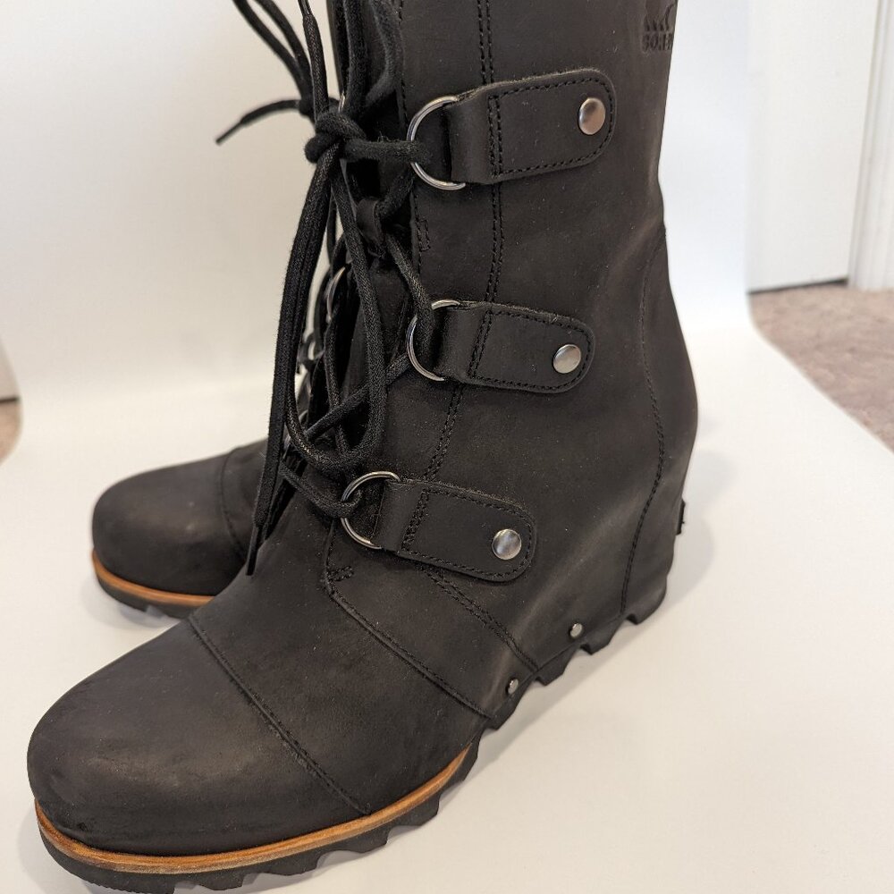 Sorel Joan of Arc Nubuck Wedge NL2173-011 Waterproof Bootie size 9.5M